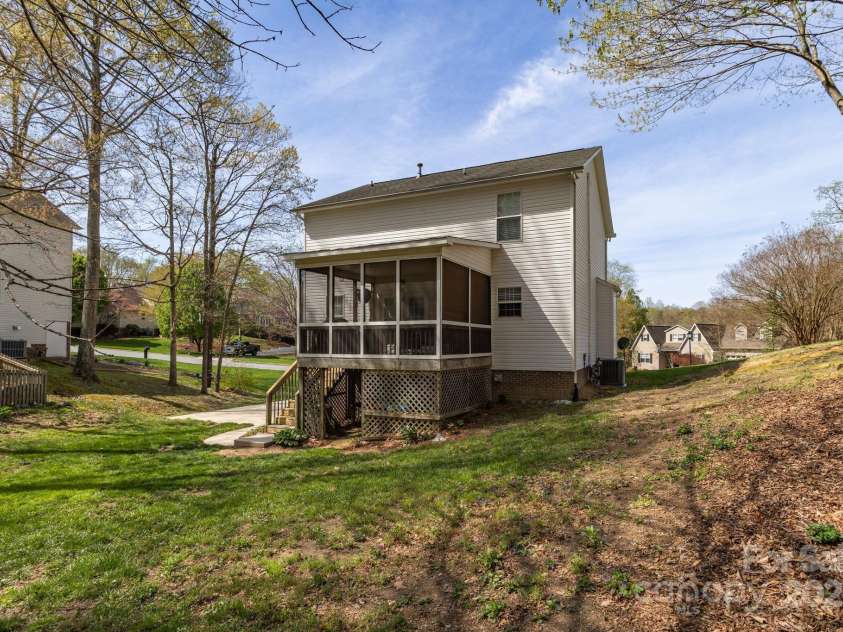 106 Zachary Kent Drive, Archdale, NC 27263.  MLS# CAR4243527, YatesRealty ID 8162. 