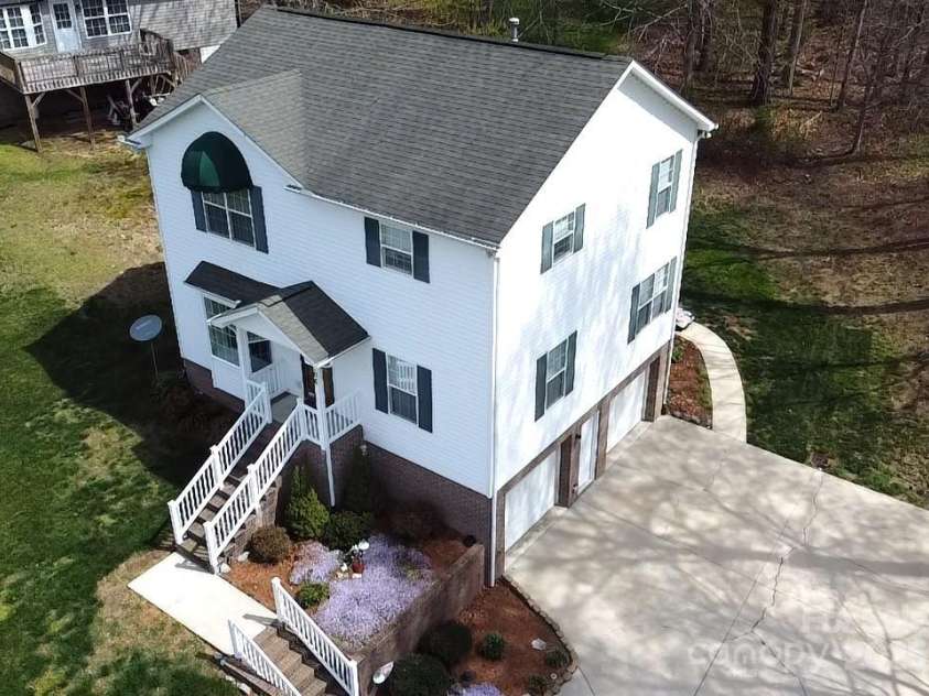 106 Zachary Kent Drive, Archdale, NC 27263.  MLS# CAR4243527, YatesRealty ID 8162. 