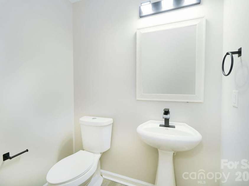 9614 Rau Court, Charlotte, NC 28215.  MLS# CAR4346635, YatesRealty ID 8162. 