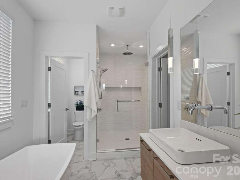 101 Mattoon Street, Charlotte, NC 28216.  MLS# CAR4394522, YatesRealty ID 8163. 