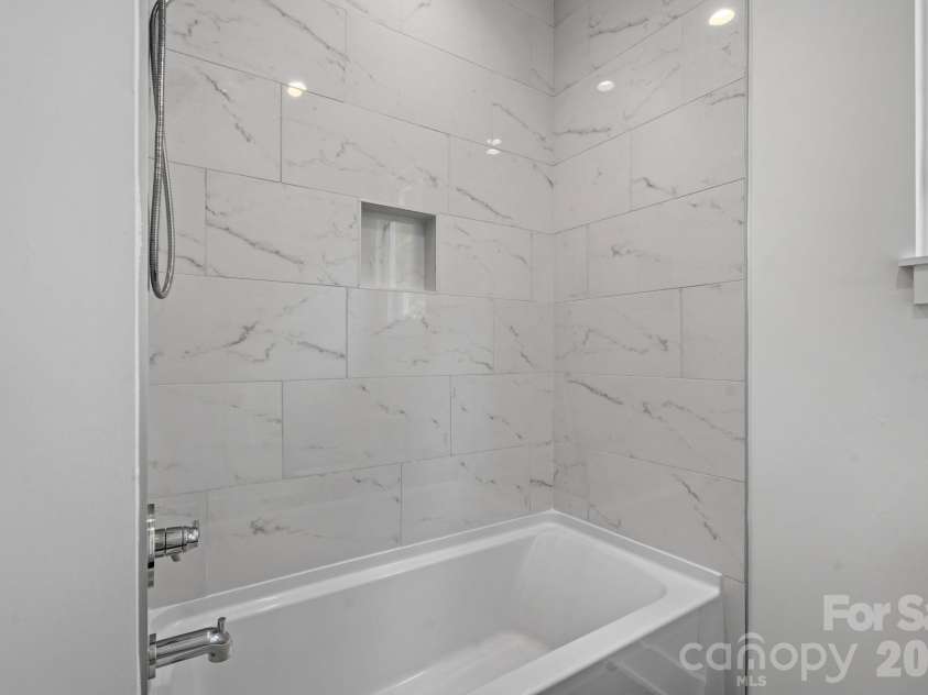 101 Mattoon Street, Charlotte, NC 28216.  MLS# CAR4394522, YatesRealty ID 8163. 