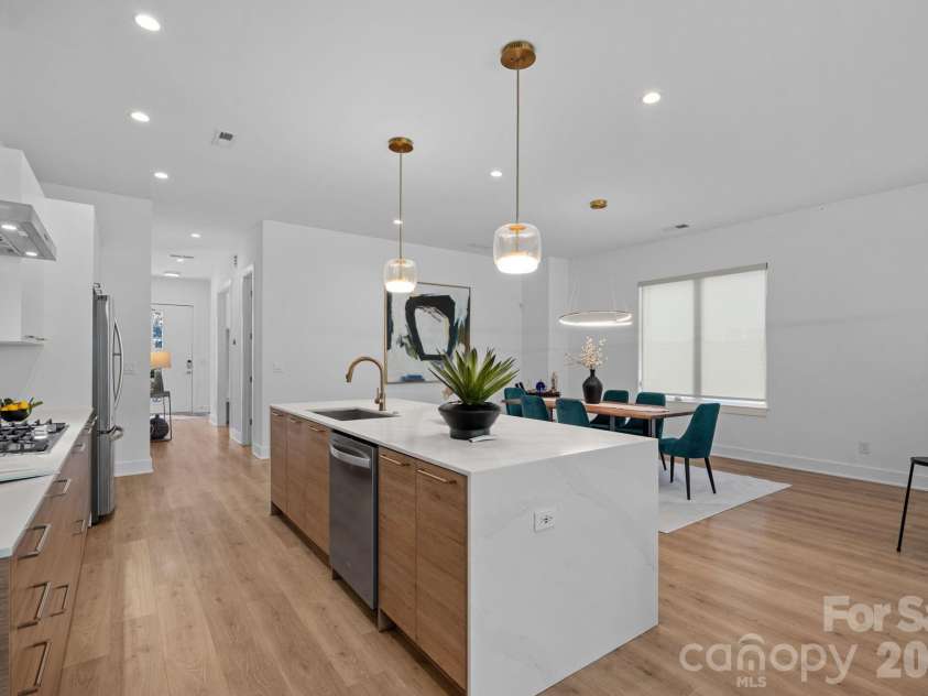 101 Mattoon Street, Charlotte, NC 28216.  MLS# CAR4394522, YatesRealty ID 8163. 