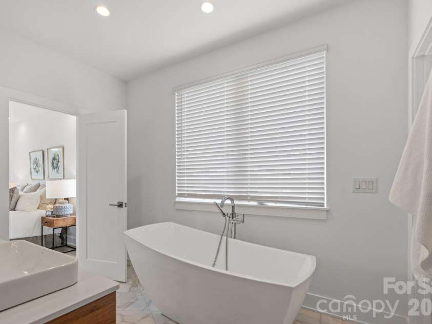 101 Mattoon Street, Charlotte, NC 28216.  MLS# CAR4394522, YatesRealty ID 8163. 