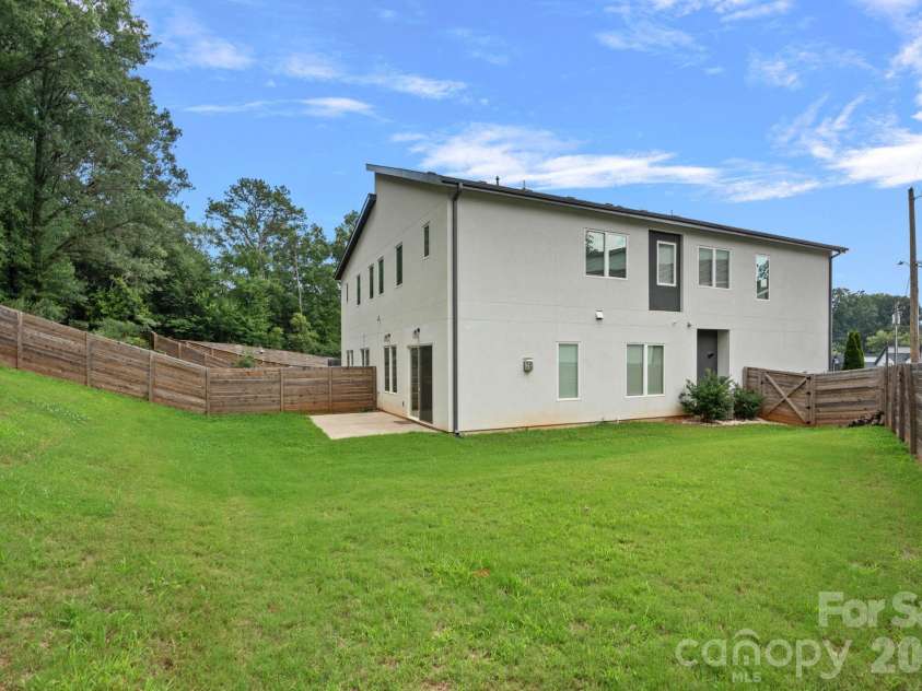 101 Mattoon Street, Charlotte, NC 28216.  MLS# CAR4394522, YatesRealty ID 8163. 