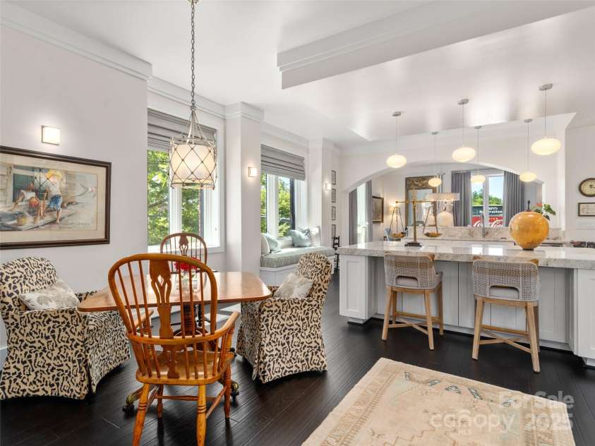 538 Main Street, Hendersonville, NC 28792.  MLS# CAR4250407, YatesRealty ID 8163. 