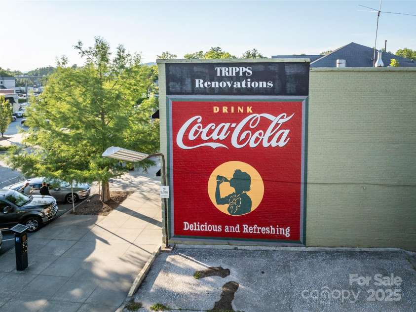 538 Main Street, Hendersonville, NC 28792.  MLS# CAR4250407, YatesRealty ID 8163. 