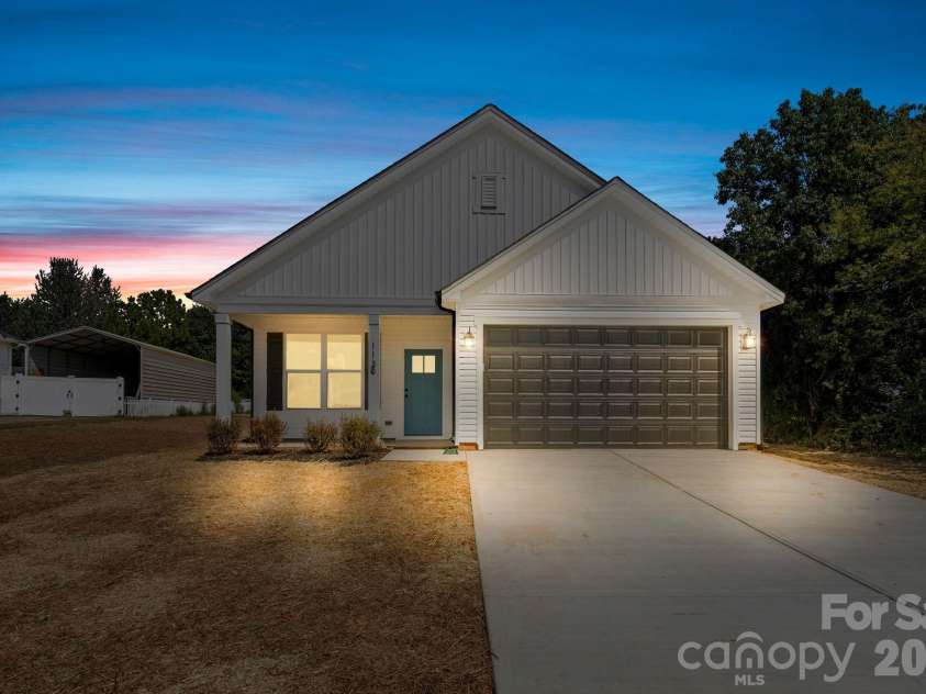 113 Edinburgh Court, Statesville, NC 28625.  MLS# CAR4331243, YatesRealty ID 8164. 