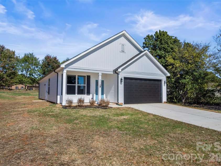 113 Edinburgh Court, Statesville, NC 28625.  MLS# CAR4331243, YatesRealty ID 8164. Front
