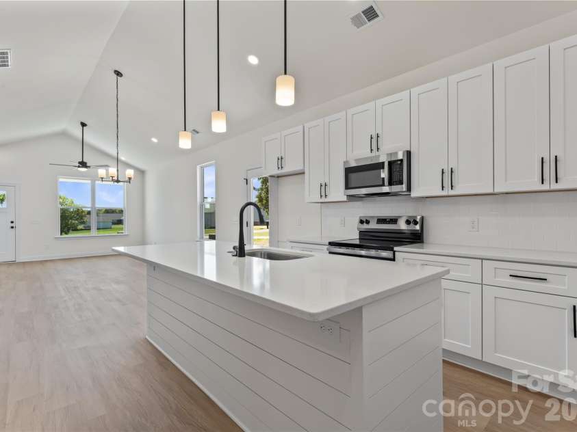 113 Edinburgh Court, Statesville, NC 28625.  MLS# CAR4331243, YatesRealty ID 8164. Kitchen