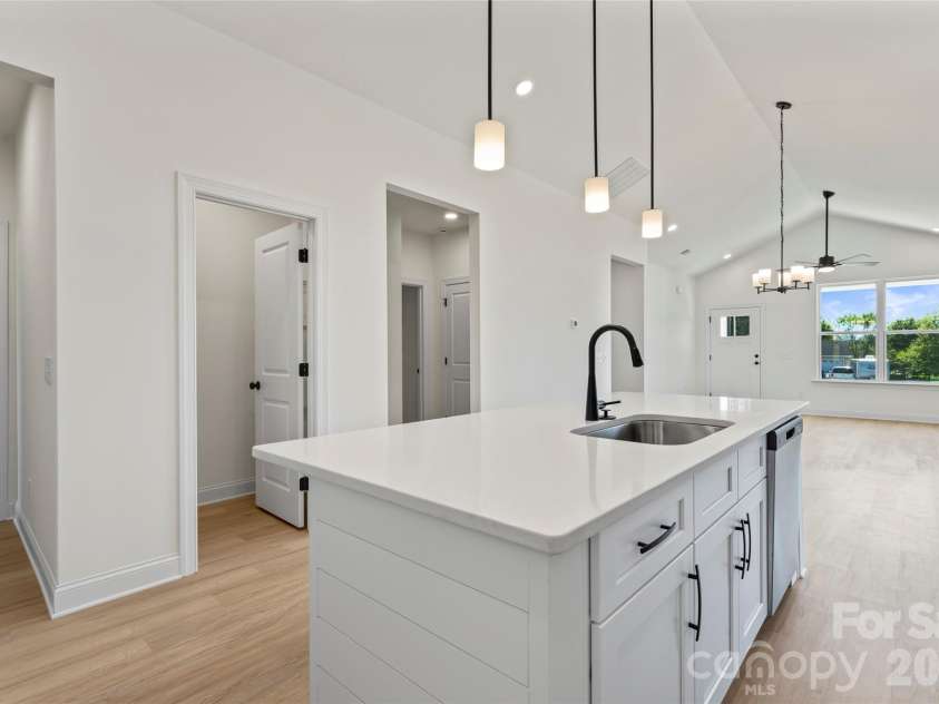113 Edinburgh Court, Statesville, NC 28625.  MLS# CAR4331243, YatesRealty ID 8164. Kitchen