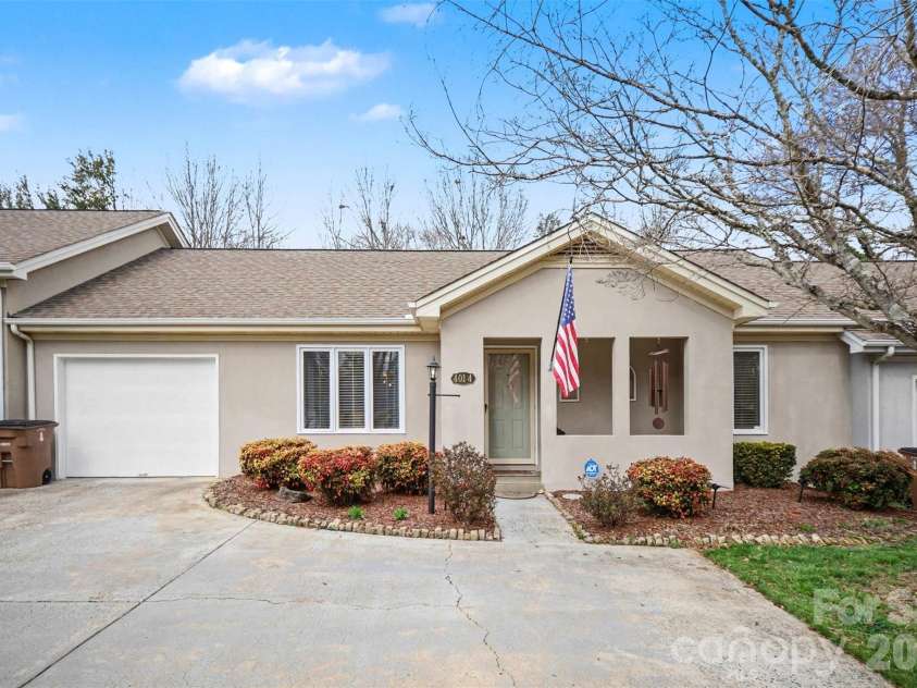 401 Holman Drive, Shelby, NC 28150.  MLS# CAR4350877, YatesRealty ID 8165. 