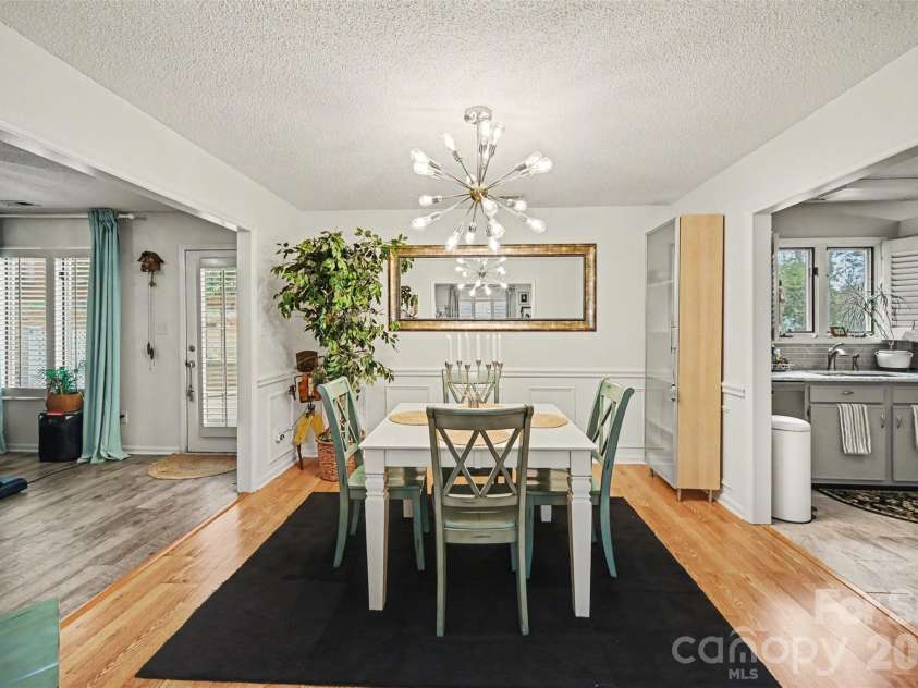 401 Holman Drive, Shelby, NC 28150.  MLS# CAR4350877, YatesRealty ID 8165. 