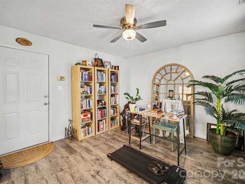 401 Holman Drive, Shelby, NC 28150.  MLS# CAR4350877, YatesRealty ID 8165. 