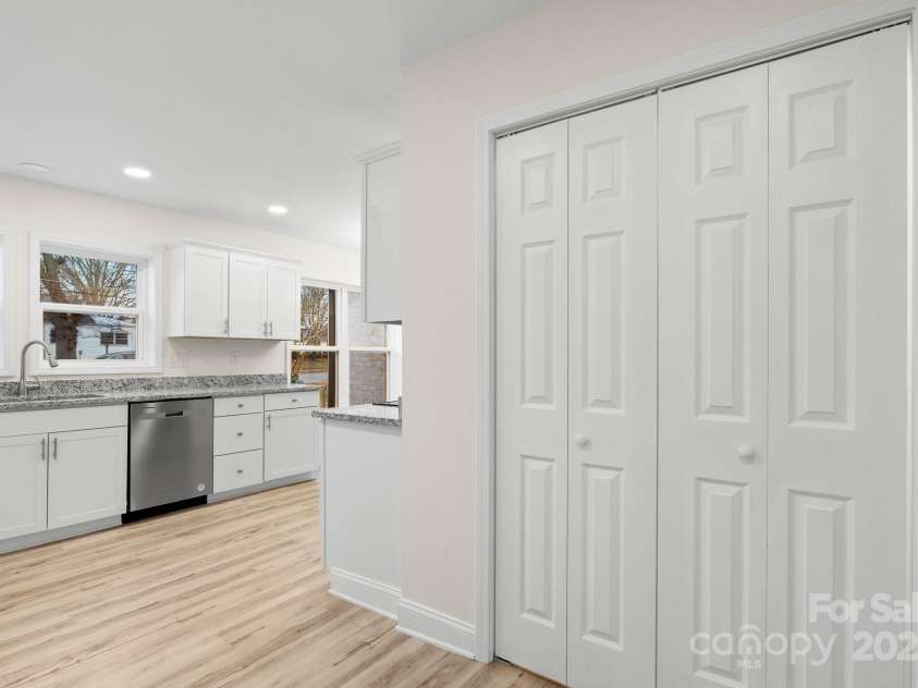 315 2nd Street, Cherryville, NC 28021.  MLS# CAR4218546, YatesRealty ID 8166. 