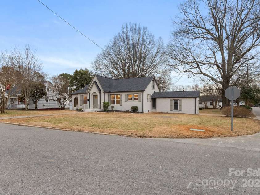 315 2nd Street, Cherryville, NC 28021.  MLS# CAR4218546, YatesRealty ID 8166. 