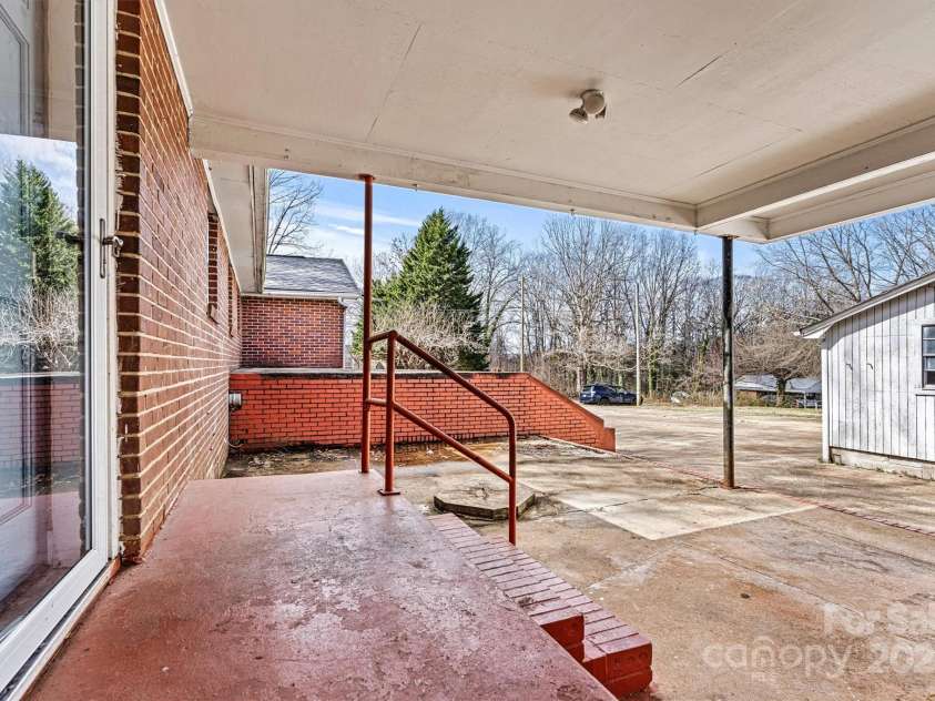 1407 17th Avenue, Hickory, NC 28601.  MLS# CAR4232317, YatesRealty ID 8167. Back Entry/Patio Area View
