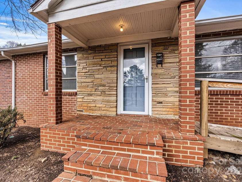 1407 17th Avenue, Hickory, NC 28601.  MLS# CAR4232317, YatesRealty ID 8167. Front Entry Focused View
