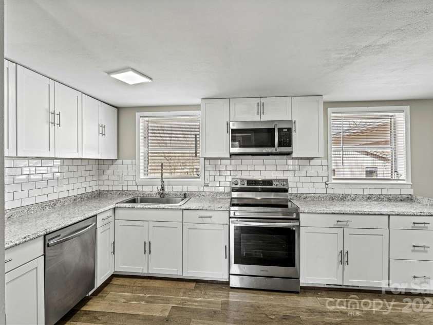 1407 17th Avenue, Hickory, NC 28601.  MLS# CAR4232317, YatesRealty ID 8167. Kitchen/Window View