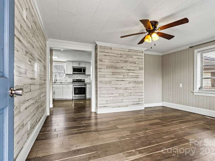 1407 17th Avenue, Hickory, NC 28601.  MLS# CAR4232317, YatesRealty ID 8167. Living Room/Kitchen View