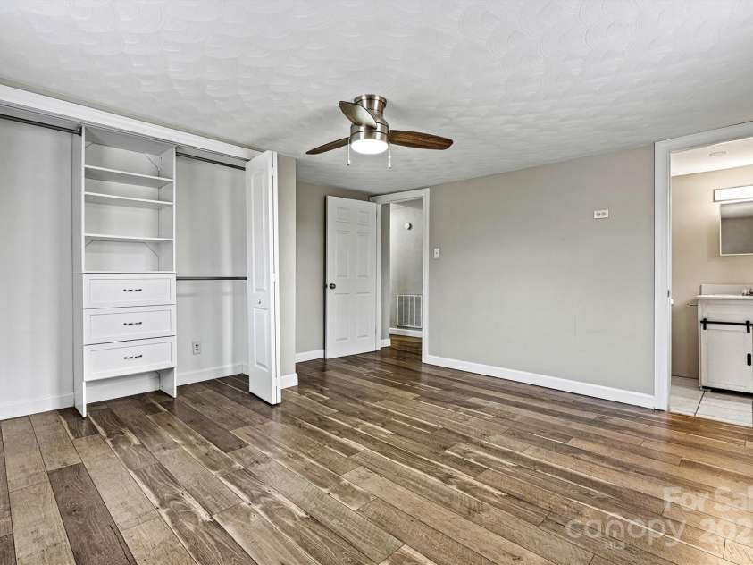 1407 17th Avenue, Hickory, NC 28601.  MLS# CAR4232317, YatesRealty ID 8167. Primary Bedroom/Bath Entry view