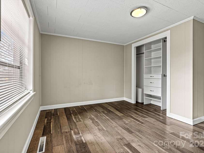 1407 17th Avenue, Hickory, NC 28601.  MLS# CAR4232317, YatesRealty ID 8167. Second Bedroom/Closet View