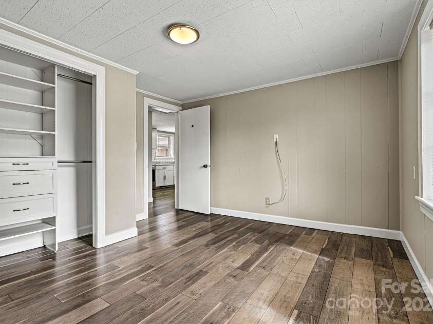 1407 17th Avenue, Hickory, NC 28601.  MLS# CAR4232317, YatesRealty ID 8167. Second Bedroom/Entry View