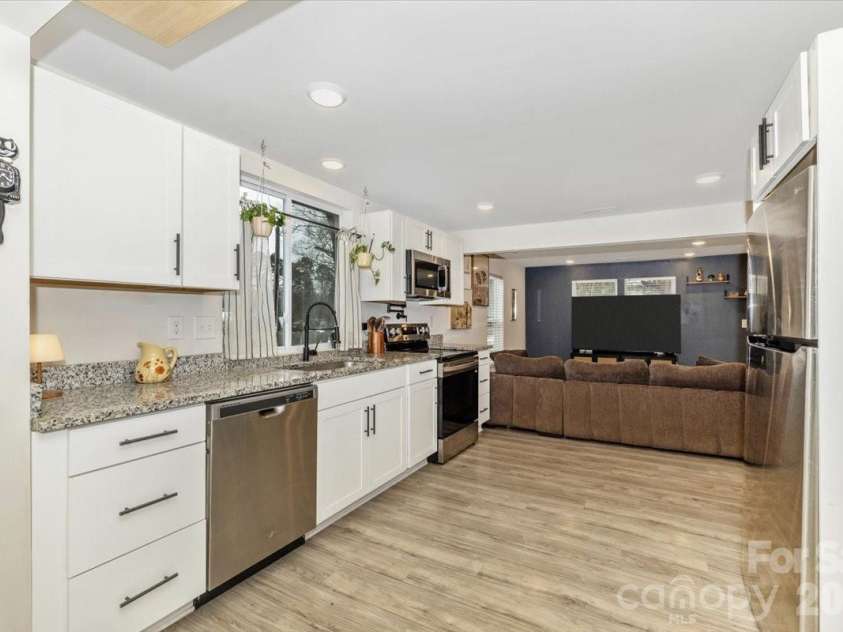 126 Laura Road, Mooresville, NC 28117.  MLS# CAR4326763, YatesRealty ID 8169. 