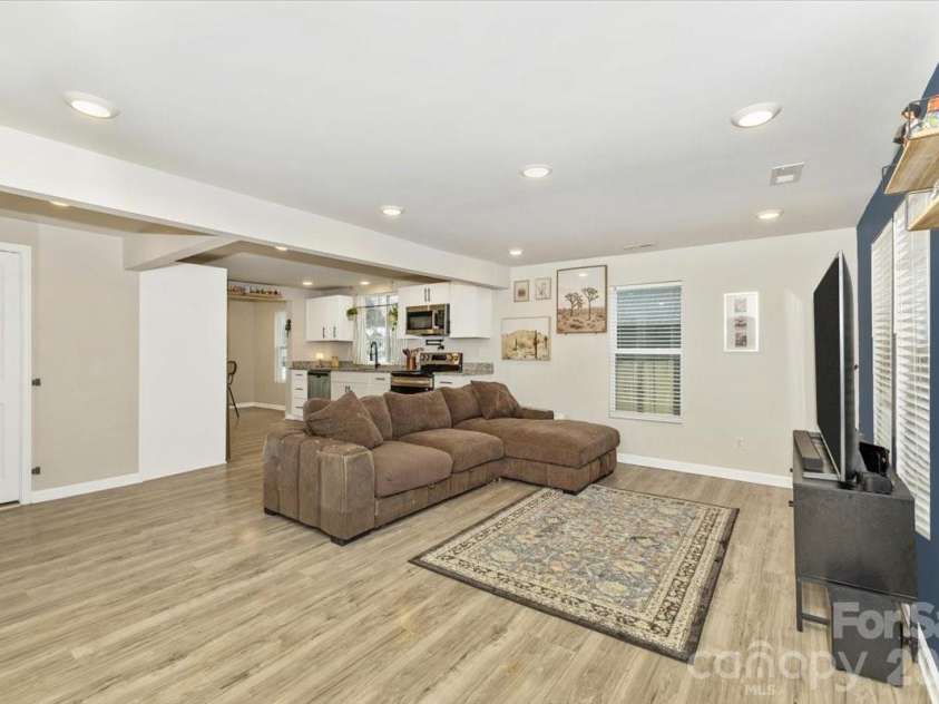 126 Laura Road, Mooresville, NC 28117.  MLS# CAR4326763, YatesRealty ID 8169. 