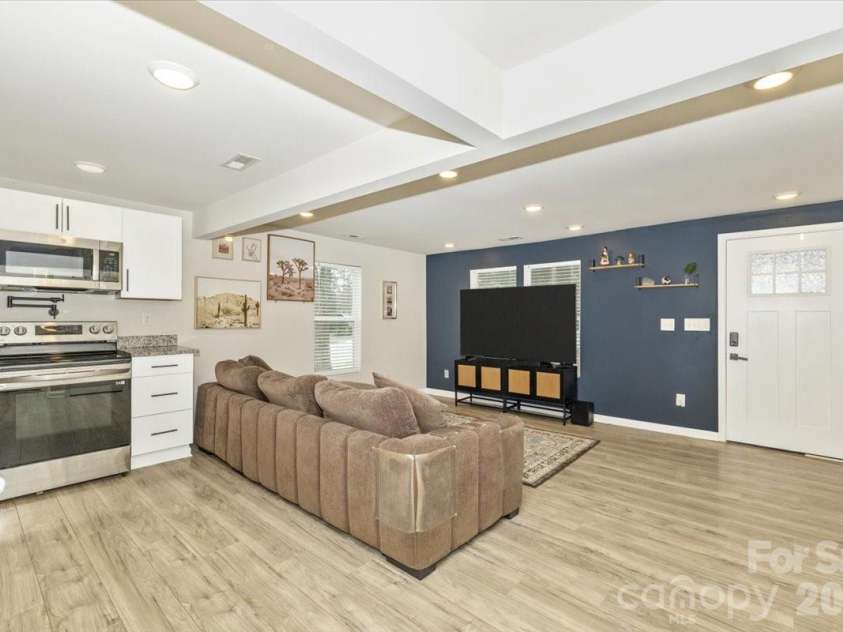 126 Laura Road, Mooresville, NC 28117.  MLS# CAR4326763, YatesRealty ID 8169. 
