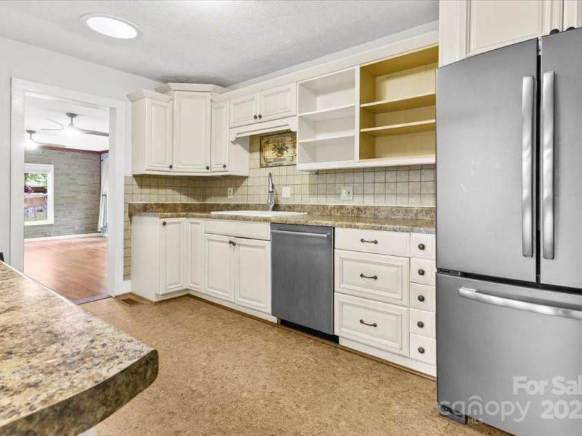 54 Fairview Street, Asheville, NC 28803.  MLS# CAR4237978, YatesRealty ID 8169. 