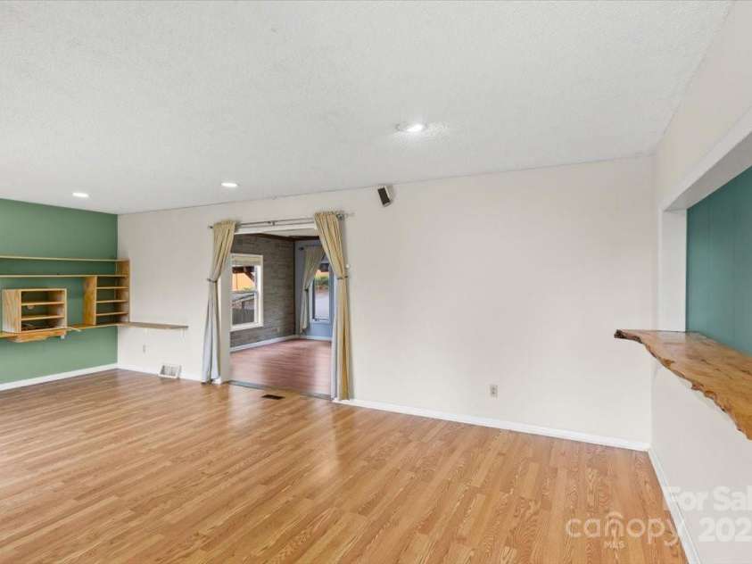 54 Fairview Street, Asheville, NC 28803.  MLS# CAR4237978, YatesRealty ID 8169. 