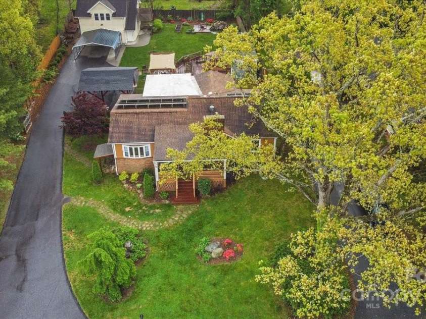 54 Fairview Street, Asheville, NC 28803.  MLS# CAR4237978, YatesRealty ID 8169. 