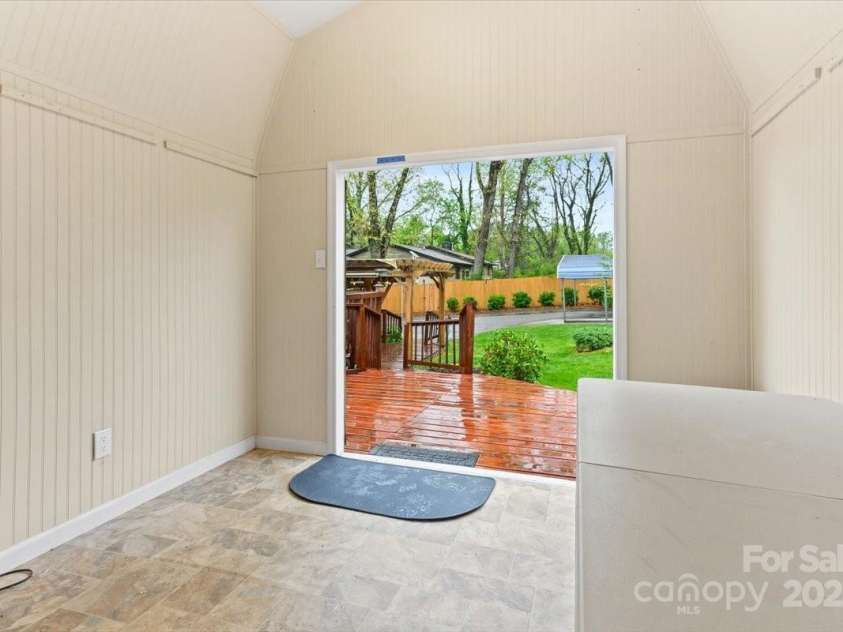 54 Fairview Street, Asheville, NC 28803.  MLS# CAR4237978, YatesRealty ID 8169. Insulated cabin / away room