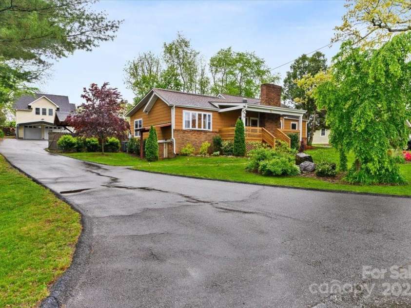 54 Fairview Street, Asheville, NC 28803.  MLS# CAR4237978, YatesRealty ID 8169. Several living quarters on the property