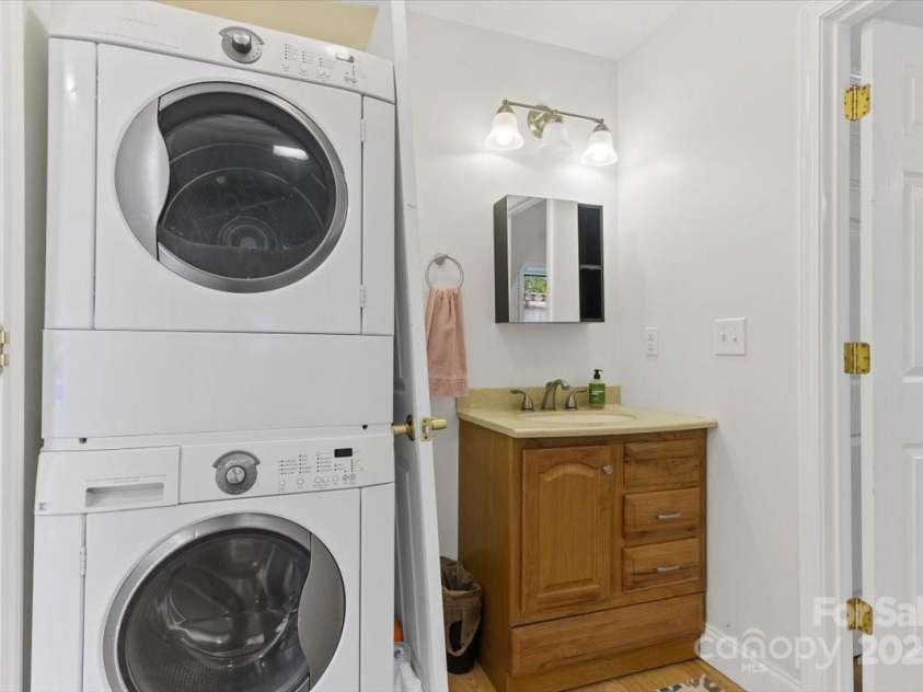 54 Fairview Street, Asheville, NC 28803.  MLS# CAR4237978, YatesRealty ID 8169. Washer and dryer convey