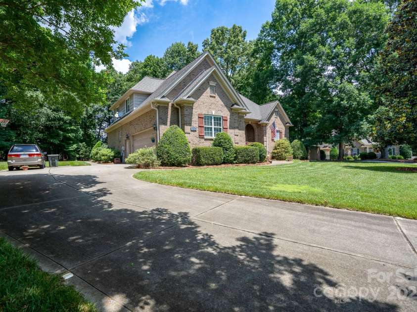 119 Barton Place, Mooresville, NC 28117.  MLS# CAR4218904, YatesRealty ID 817. Front left of home