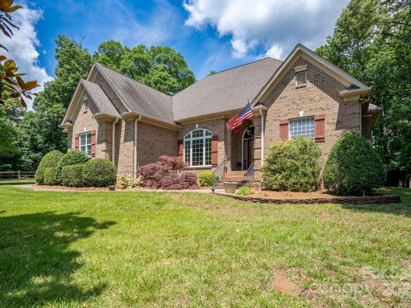 119 Barton Place, Mooresville, NC 28117.  MLS# CAR4218904, YatesRealty ID 817. Front right of home