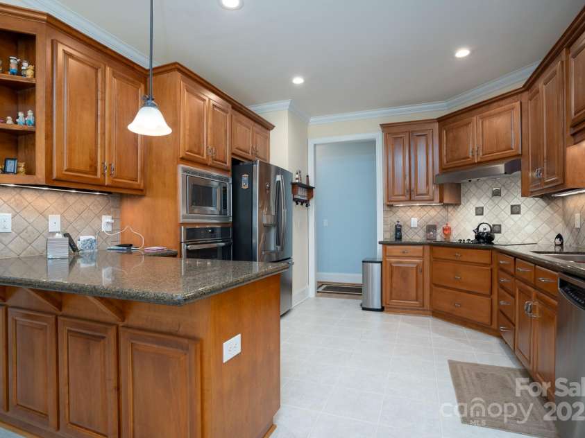 119 Barton Place, Mooresville, NC 28117.  MLS# CAR4218904, YatesRealty ID 817. Kitchen