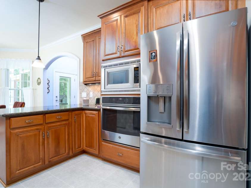 119 Barton Place, Mooresville, NC 28117.  MLS# CAR4218904, YatesRealty ID 817. Kitchen