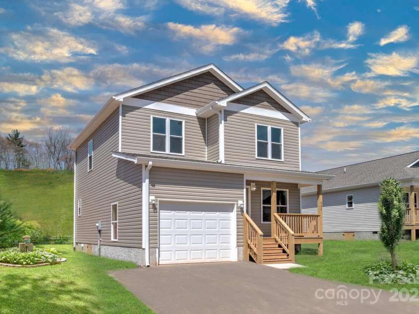 135 Quinn Hill Lane, Mars Hill, NC 28754.  MLS# CAR4214052, YatesRealty ID 817. 