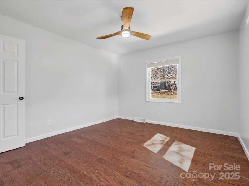 724 Merridale Drive, Charlotte, NC 28214.  MLS# CAR4228503, YatesRealty ID 8170. 