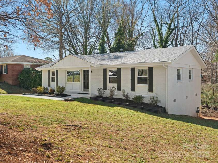 724 Merridale Drive, Charlotte, NC 28214.  MLS# CAR4228503, YatesRealty ID 8170. Front Side View