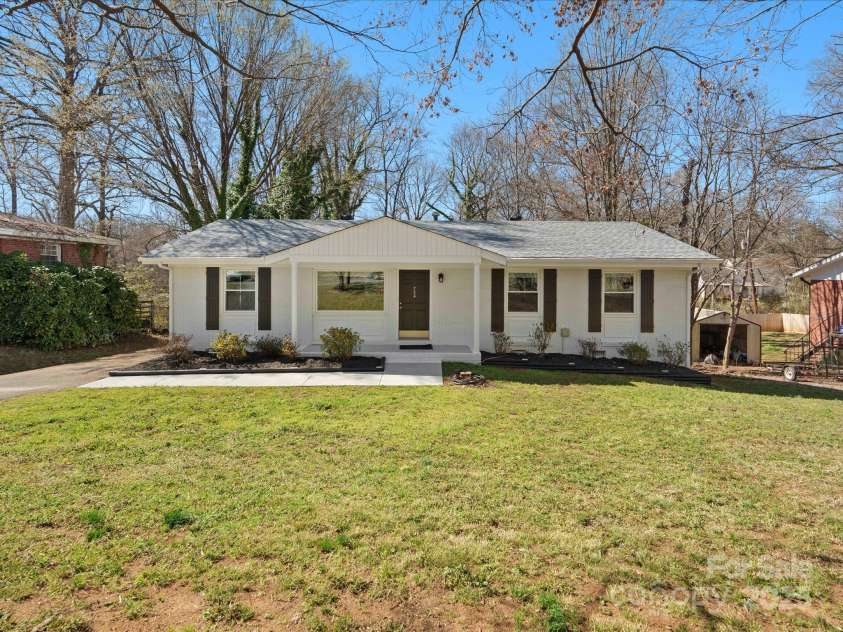 724 Merridale Drive, Charlotte, NC 28214.  MLS# CAR4228503, YatesRealty ID 8170. Front View