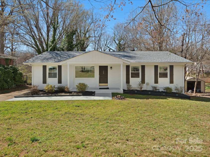 724 Merridale Drive, Charlotte, NC 28214.  MLS# CAR4228503, YatesRealty ID 8170. Front View