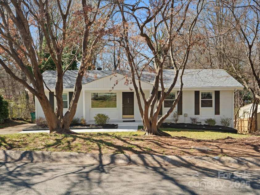 724 Merridale Drive, Charlotte, NC 28214.  MLS# CAR4228503, YatesRealty ID 8170. Front View
