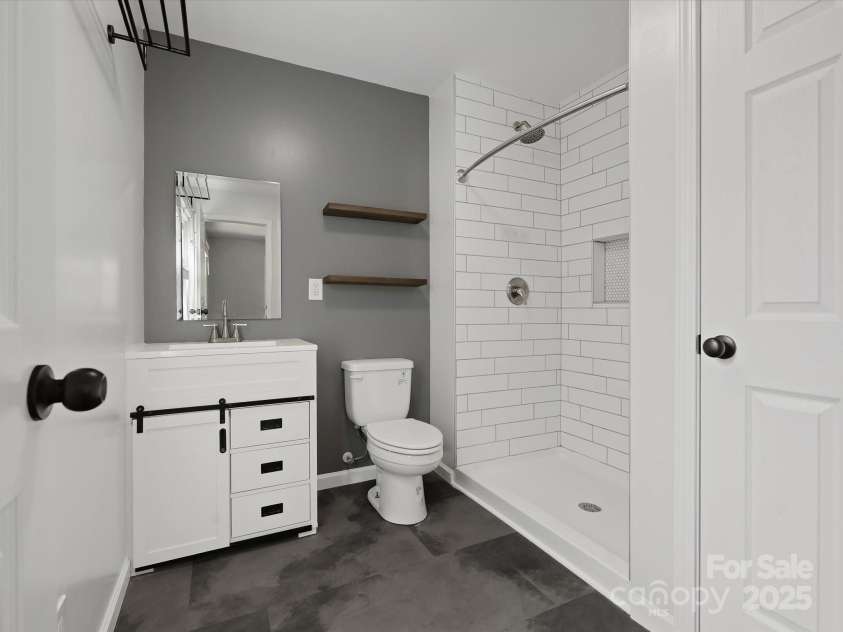 724 Merridale Drive, Charlotte, NC 28214.  MLS# CAR4228503, YatesRealty ID 8170. Full Bath