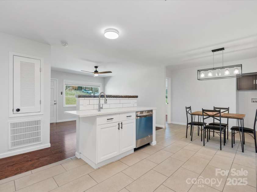 724 Merridale Drive, Charlotte, NC 28214.  MLS# CAR4228503, YatesRealty ID 8170. Open concept kitchen