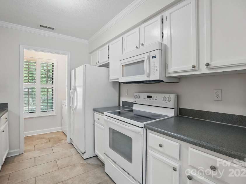 2710 Red Bud Lane, Fort Mill, SC 29715.  MLS# CAR4249291, YatesRealty ID 8172. 