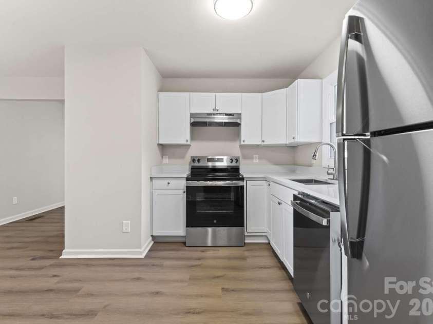6134 Mayridge Drive, Charlotte, NC 28215.  MLS# CAR4317517, YatesRealty ID 8172. 