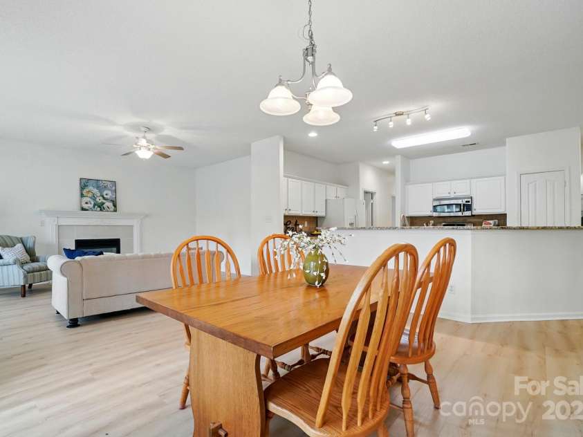 212 Kilborne Road, Mooresville, NC 28117.  MLS# CAR4245261, YatesRealty ID 8173. Breakfast View